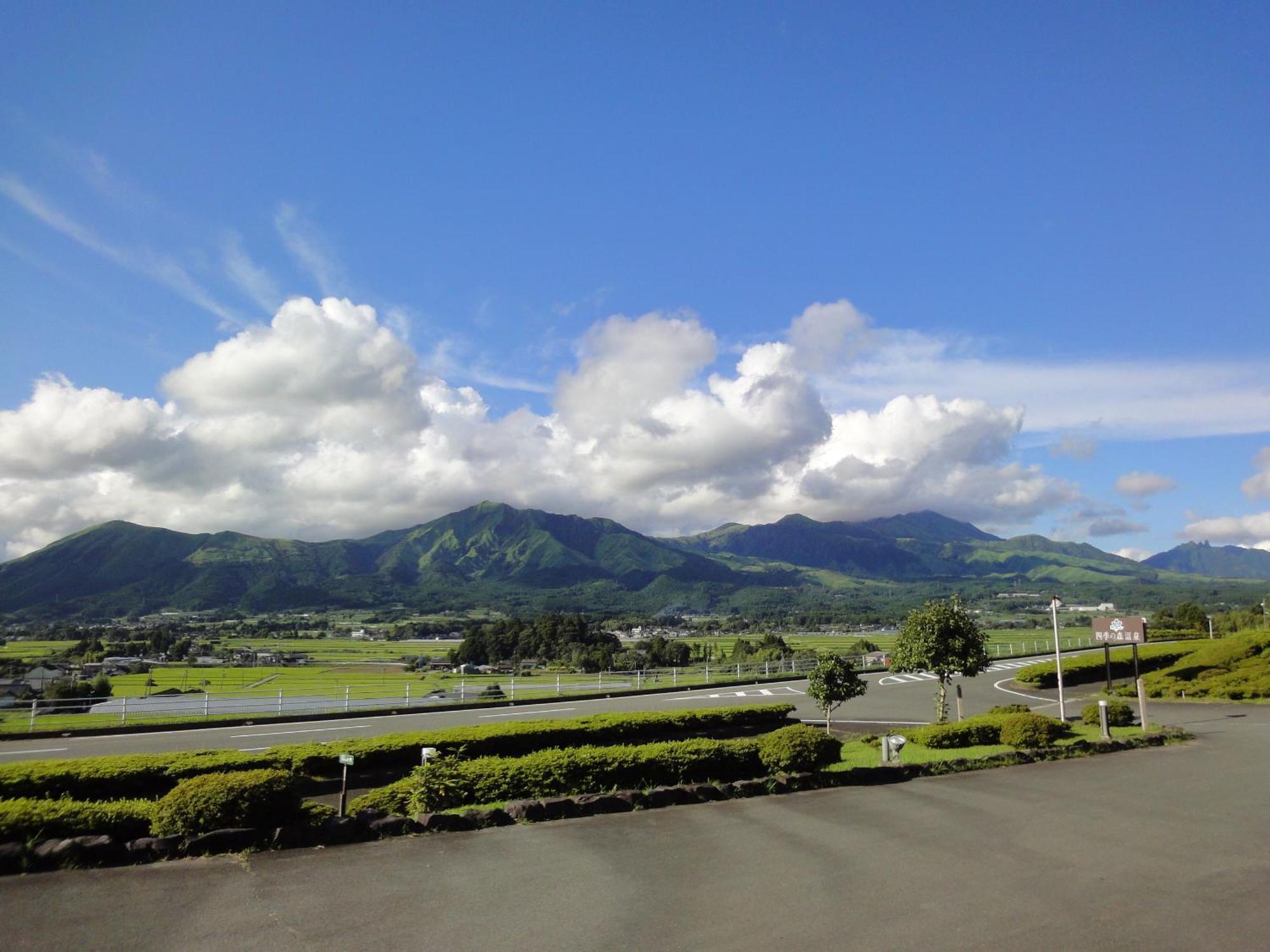 Hotel Shikino Mori à Aso Extérieur photo